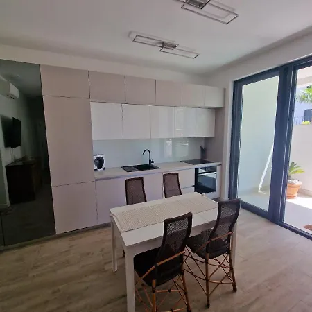 Zlata, With Patio And Garden Apartment