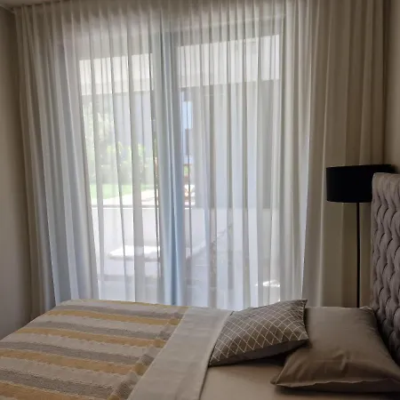 Apartment Zlata, With Patio And Garden