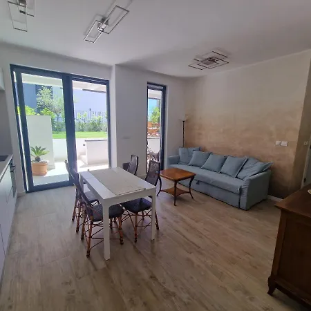 Διαμέρισμα Zlata, With Patio And Garden Σπλιτ